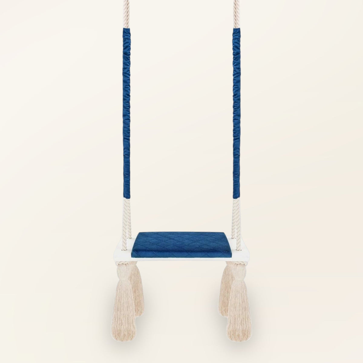Altalena in Legno Massello per Bambini in Blu Scuro - Altalena Interno, vista frontale con cuscino della seduta trapuntato