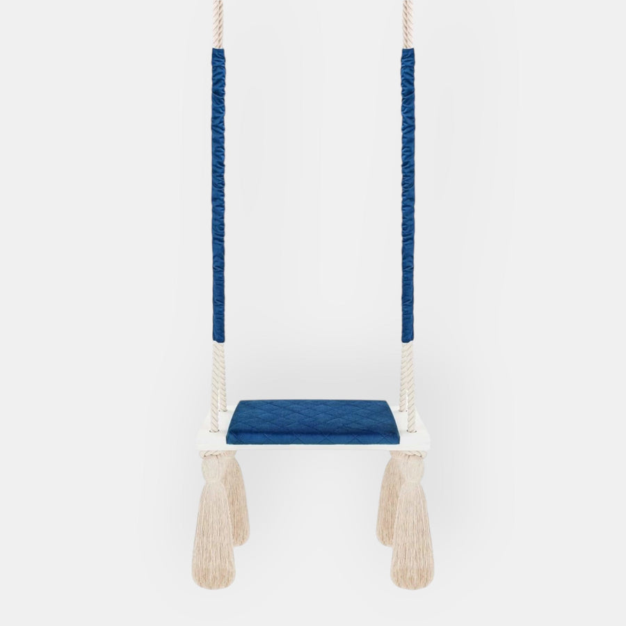 Altalena in Legno Massello per Bambini in Blu Scuro - Altalena Interno, vista frontale: tavola in legno e cuscino della