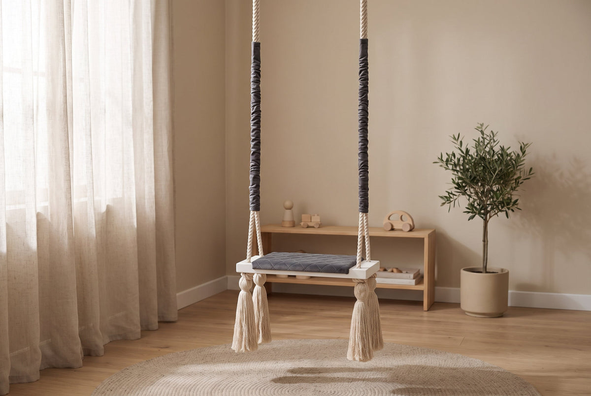 Altalena in Legno Massello per Bambini in Grigio Scuro - Altalena Interno in una cameretta luminosa